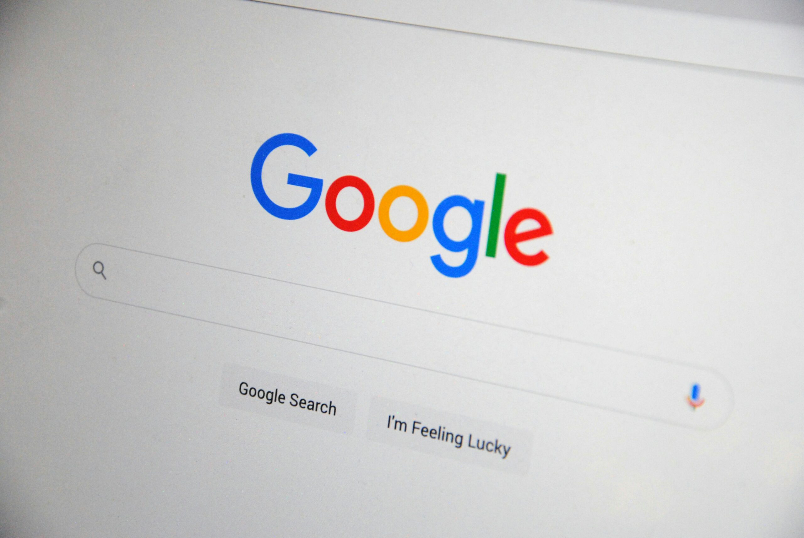 Fotografía del navegador de internet en la página de Google - Alvaro Blanco